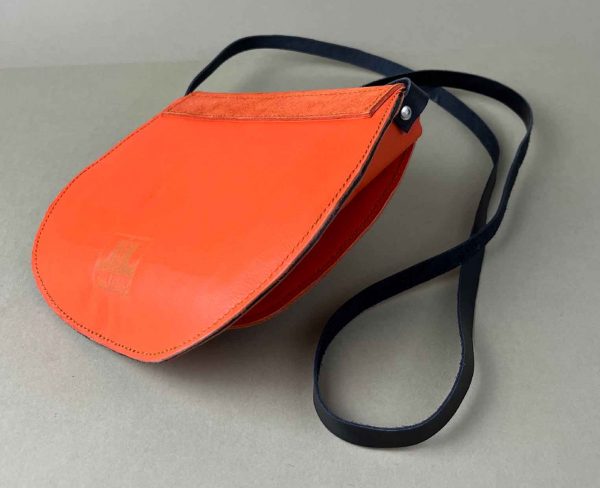 nachhaltig produzierte Lederwaren Taschen LINA LERCH handgefertigt Handwerk Unikat made in Germany handgemacht in Deutschland Handtasche Tasche Shopper Tote Ledertasche